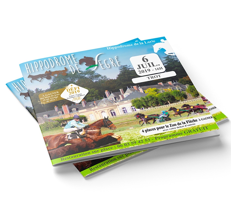 segre_brochure_mockup_2